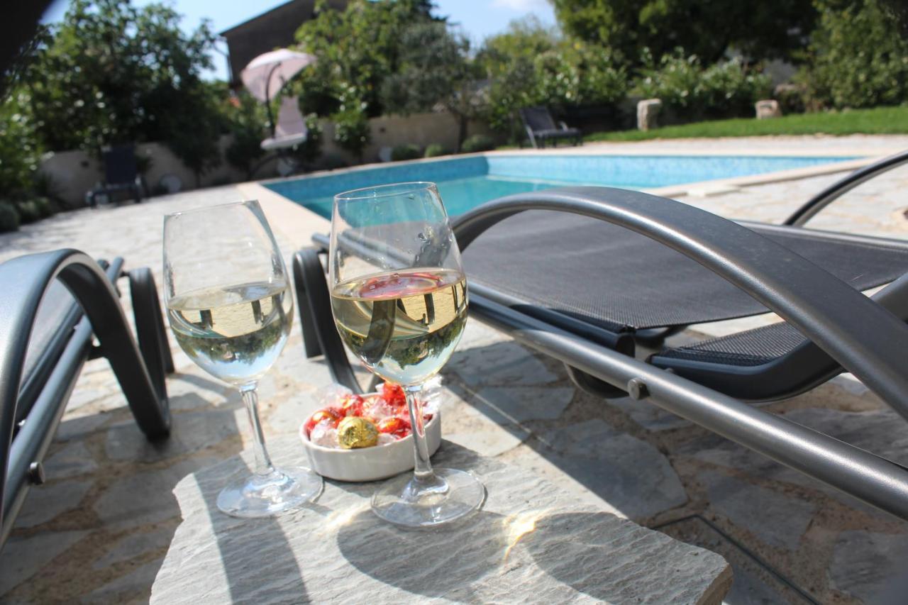 Villa Calma, Recharge Your Body And Mind Gabonjin Bagian luar foto